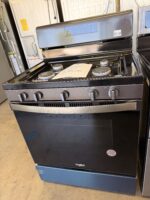 5.0 cu.ft. Gas Range with Self Cleaning and Center Oval Burner in Stainless Steel - Image 3